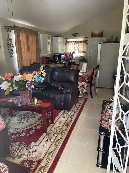 Cheerful Two-Bedroom 1Bath, Wifi, Air Conditioning. Бухта Монтего 0*,